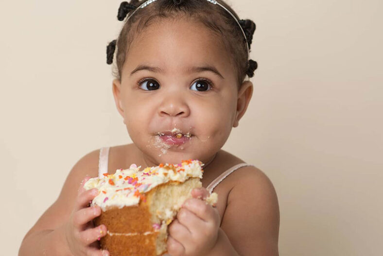Cake Smash Baby Photoshoot – Print & Voucher – Croydon £9.00 instead of £99.00