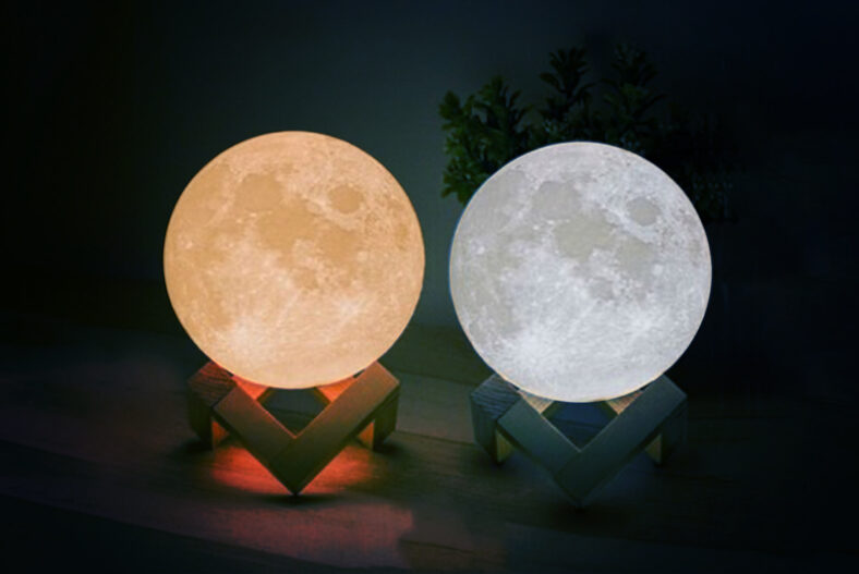 3D Moon Lamp – White & Warm or Multicolour! £8.99 instead of £20.99