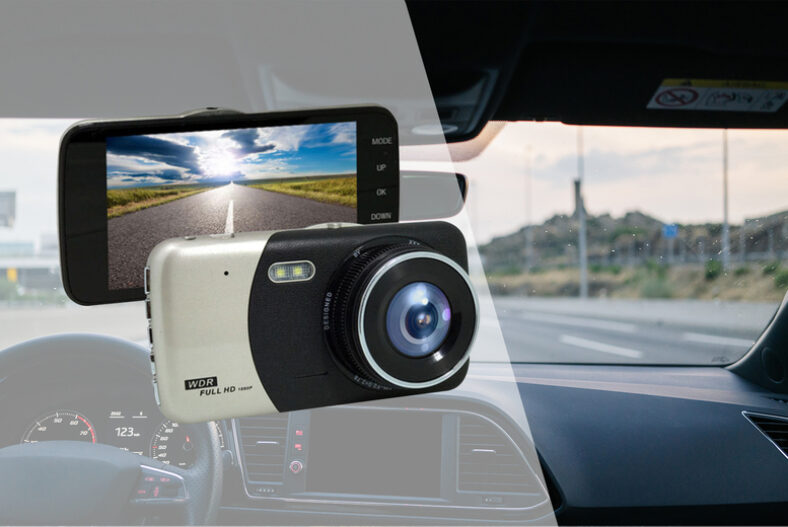 £24.99 instead of £49.99 for a full HD 1080p dual lens wide angle car dash cam recorder from Justgiftdirect – save 50%