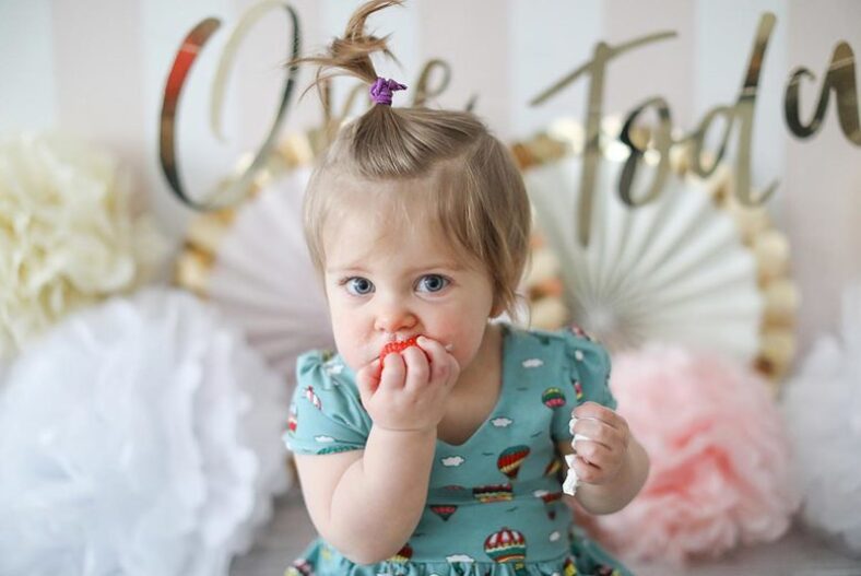 Baby Cake Smash Photoshoot – Manchester – 4 Prints! £7.00 instead of £50.00