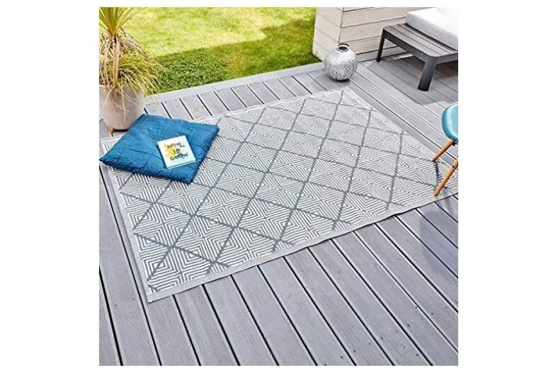 £18.99 instead of £24.99 for a Garden Rug Water Resistant Geometric – save up to 24%