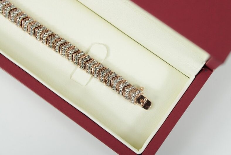 Natural Diamond Chevron Tennis Bracelet in Rose Gold £159.00 instead of £319.99