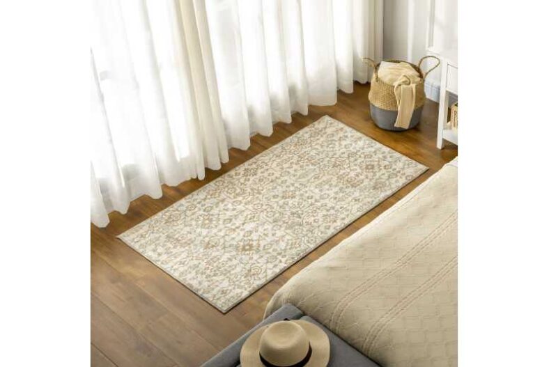 £17.99 instead of £49.99 for a HOMCOM Beige Floral Area Rug – save up to 64%