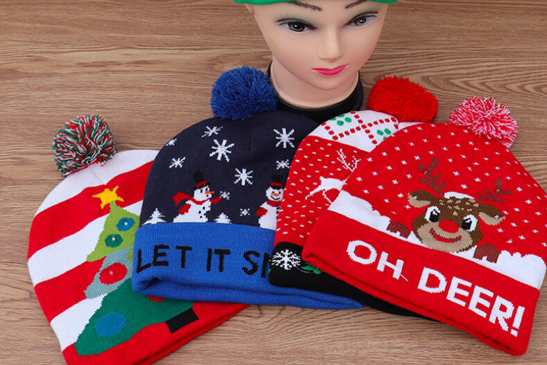Xmas Pom Winter Knitted Hat with LED Lights in 7 Colours £5.99 instead of £9.99