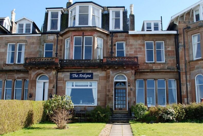 Isle of Bute Stay: Breakfast, Bottle of Wine & Late Checkout for 2 £119.00 instead of £189.95