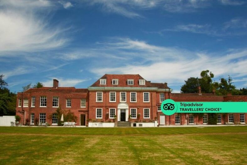 4* Buckinghamshire Stay: Prosecco & Late Checkout for 2 – Three-Course Dinner Option £119.00 instead of £170.23