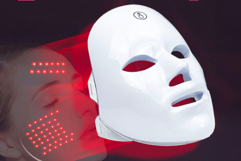 LED Rejuvenation Light Therapy Facial Mask – 7 Colours! £14.99 instead of £49.99