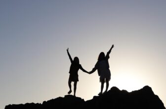 Enhancing Teamwork: How AI-Driven Virtual Collaboration Tools Transform Work Effectiveness