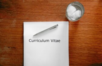 Transforming Education: The Role of AI in Curriculum Design for the 21st Century