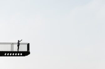 Revolutionizing Marketing: The Benefits of AI-Driven Automated Ad Copy Creation