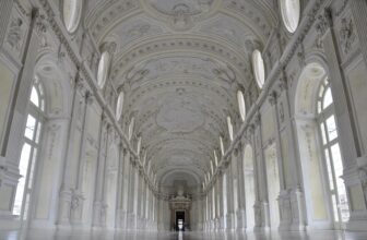 Exploring Excellence: The Top 10 Influential Art Galleries Shaping the Contemporary Scene