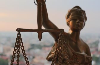 Leveraging AI for Legal Precedent Identification: Revolutionizing Case Law Research and Its Benefits