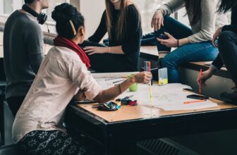 Revolutionizing Meeting Scheduling: How AI Enhances Efficiency and Collaboration