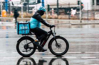 Top 10 Leading Companies Revolutionizing Courier Services in 2023