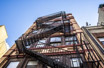 Enhancing Landlord-Tenant Relations: The Role of AI in Monitoring Compliance and Ensuring Fair Practices