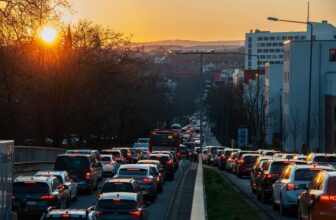Revolutionizing Urban Mobility: The Benefits of AI-Driven Real-Time Traffic Analysis