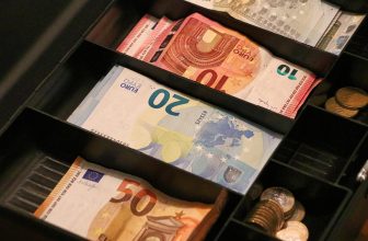 Streamlining Probate: The Role of AI in Managing Multiple Beneficiary Transfers in the UK