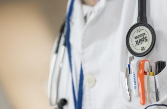 Transforming Healthcare: The Revolutionary Role of AI in Diagnostics