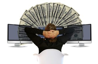 Revolutionizing Finance: The Impact of AI on Banking Services and Customer Experience