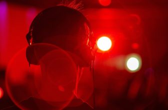 Unlocking Wellness: The Science and Benefits of Red Light Therapy