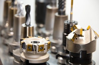 Revolutionizing Production: The Impact of AI on Modern Manufacturing