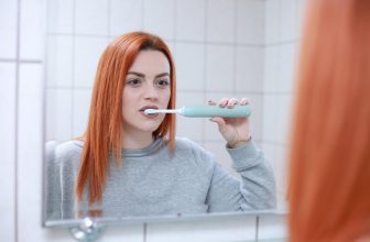 Revitalize Your Skin: The Benefits and Techniques of Dry Brushing