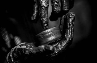 Enhancing Employee Performance Analysis: The Transformative Benefits of AI in the Workplace