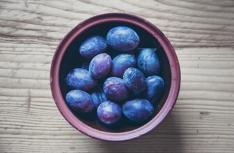 Understanding Emotional Eating: Navigating the Connection Between Feelings and Food