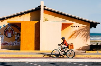 Top 10 Food Delivery Services: A Comprehensive Overview of Industry Leaders