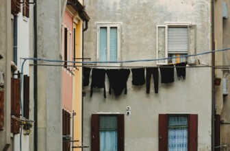 Top 10 Laundry Service Providers Redefining Cleanliness and Convenience