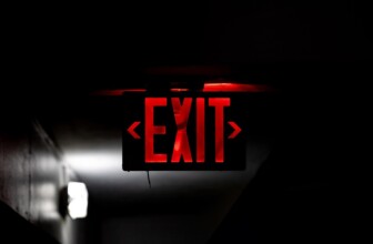 Top 10 Industry Leaders in Sign Making: A Comprehensive Overview